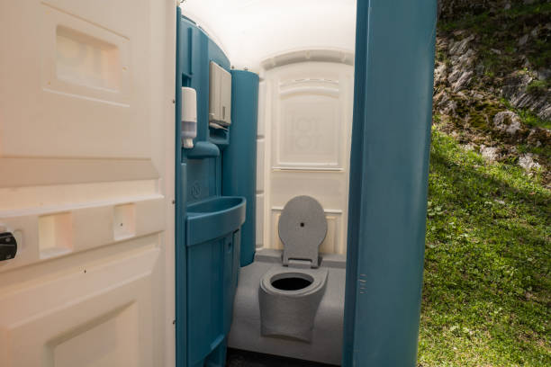Best Construction site porta potty rental  in Lisbon, ND